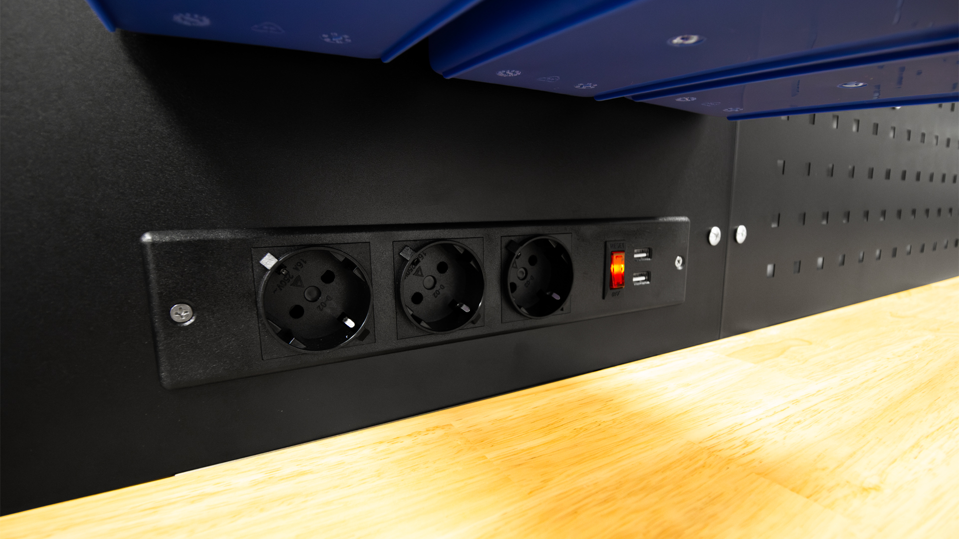 CARRO TRABALHO 84' C/ LED E TOMADA ELÉTRICA - Image 9